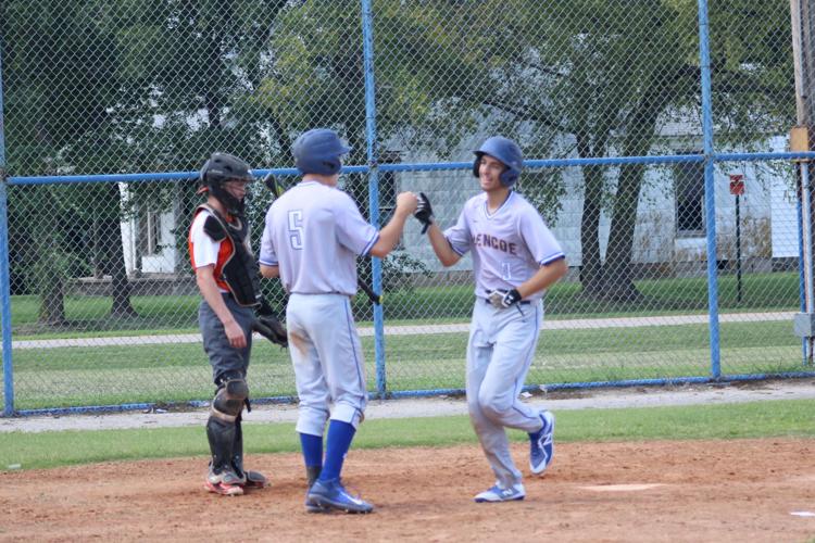 GLIMPSES OF GLENCOE Glencoe sports teams feel the community love