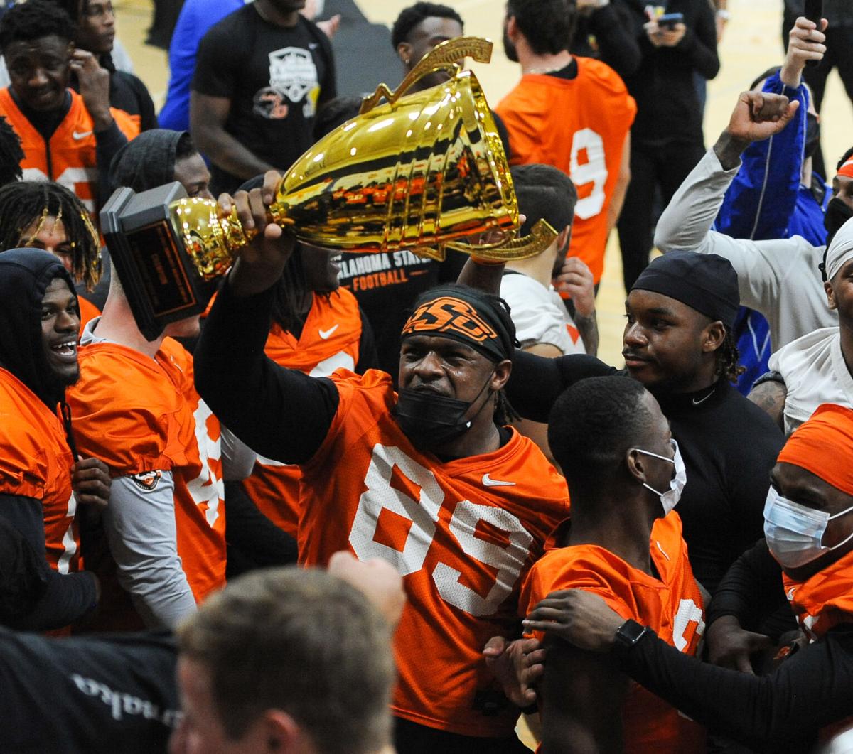 Event_Lacy trophy celebration3.jpg
