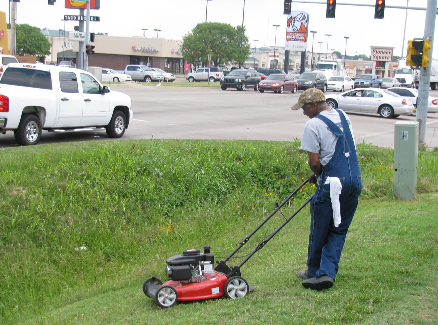 Best way to cut online grass in a ditch