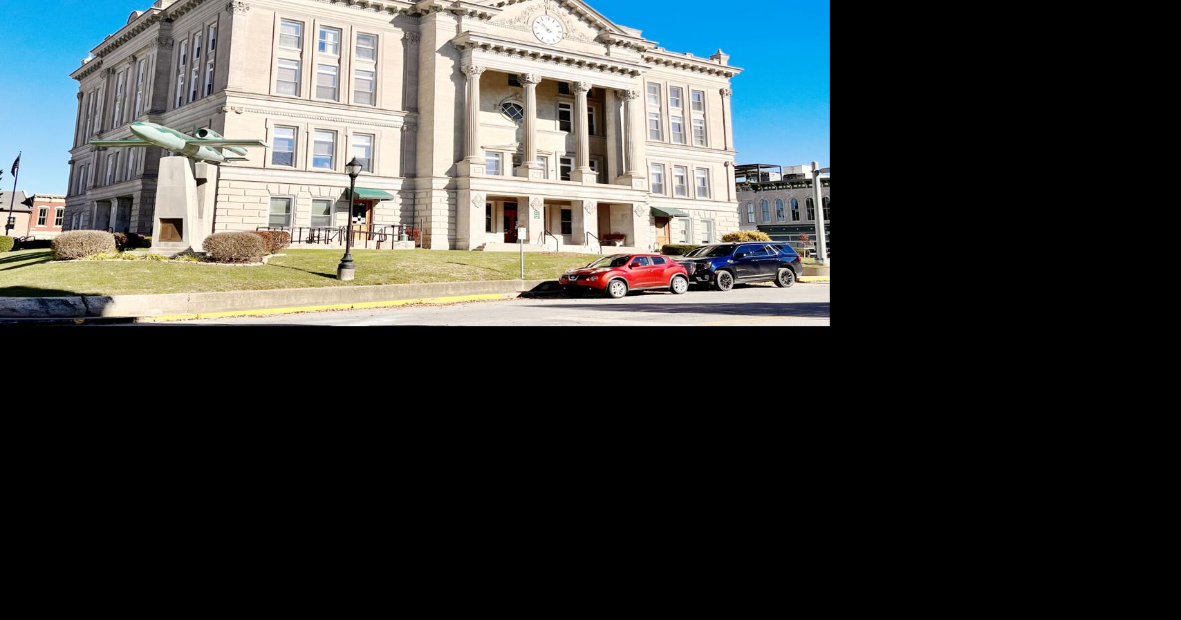 Commissioners receive purchase price for Health Department building | Banner Graphic