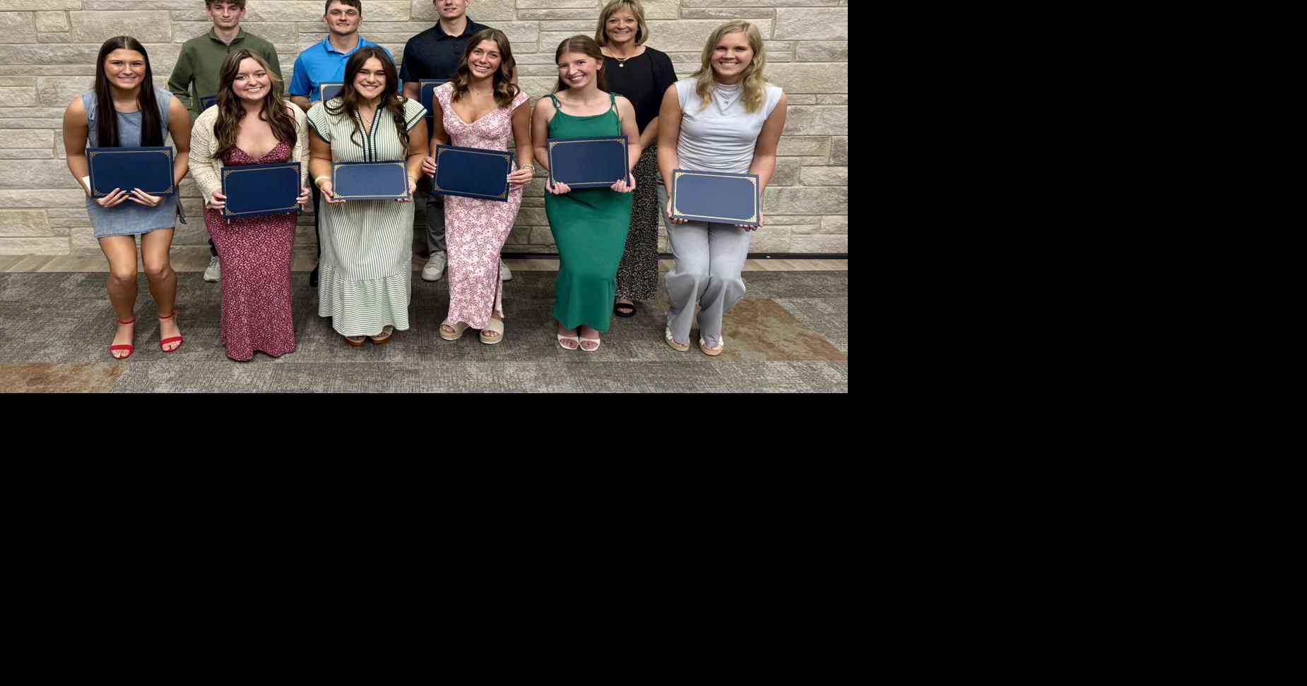 Kiwanis presents scholarships to area seniors