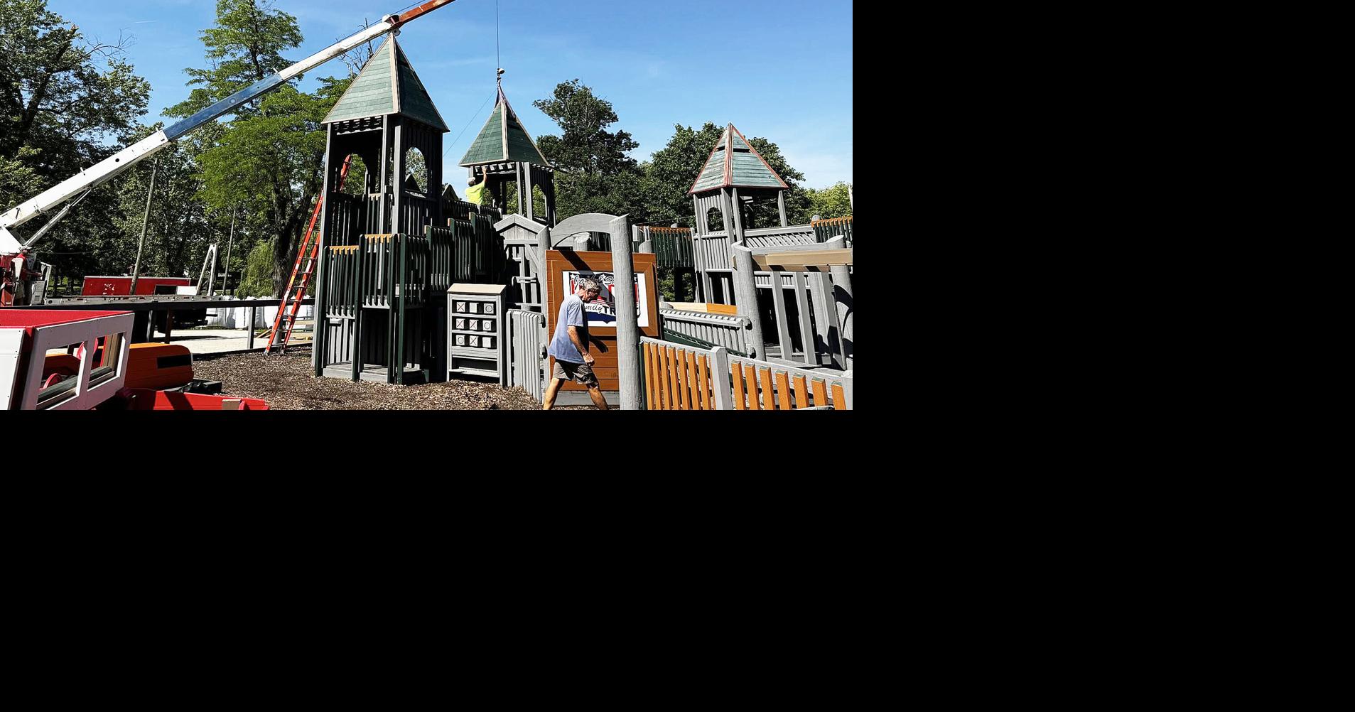 New turrets top Emerald Palace; reopening still 3 weeks away | Banner ...