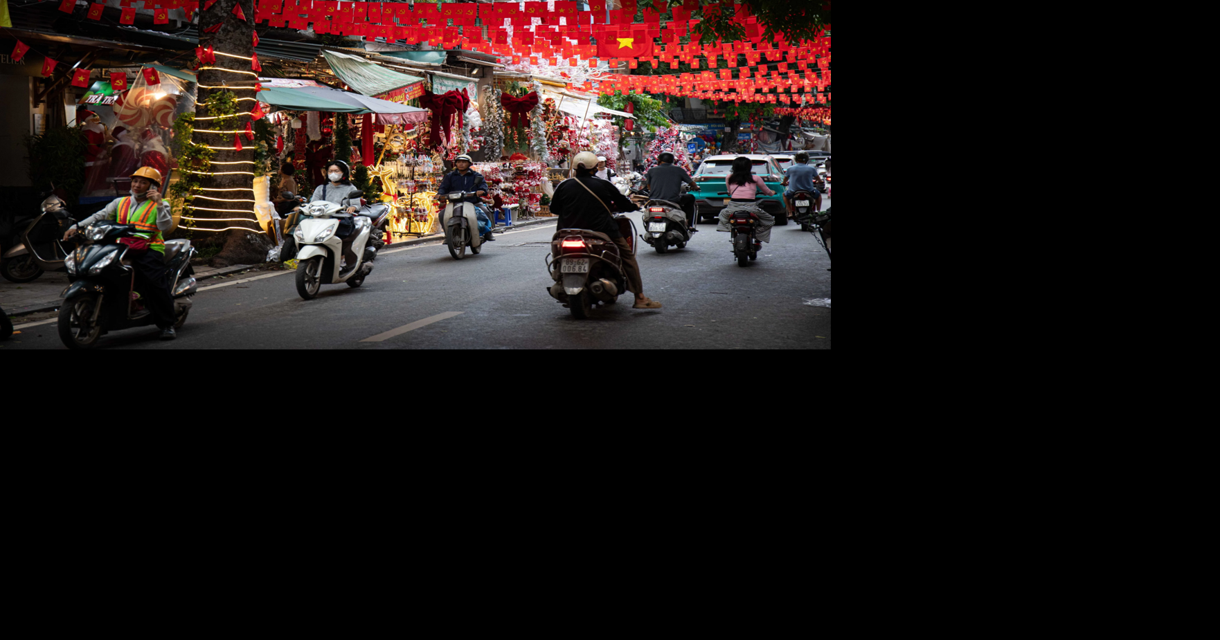 Vietnam’s Christmas hotspot sees shops with joyous holiday displays