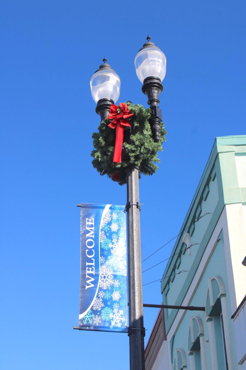 Group receives grant to spruce up holiday decor downtown Archives