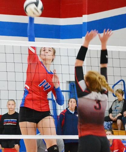 Volleyball roundup: Spartans survive Warriors in 5 sets