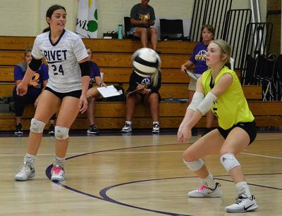 Volleyball roundup: Alices sink Lakers in 3