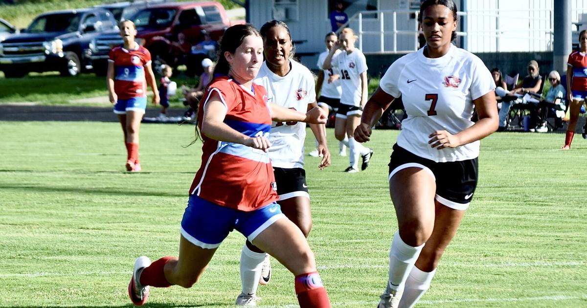 South Knox girls cruise, boys tie with Tigers