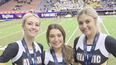 112322-nt-atlanticcheerleaders01.jpg