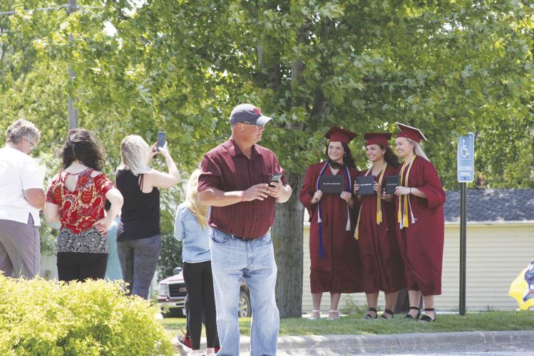 ExiraElk HornKimballton High School Commencement 2020 Lifestyle