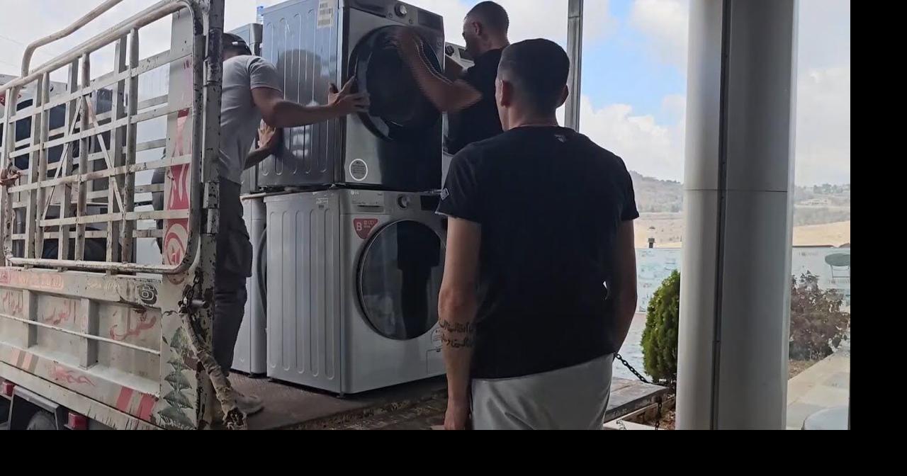 Store owners collect goods for removal in a Lebanese border town amid fears of supply shortage |  | swiowanewssource.com->詳しい理由