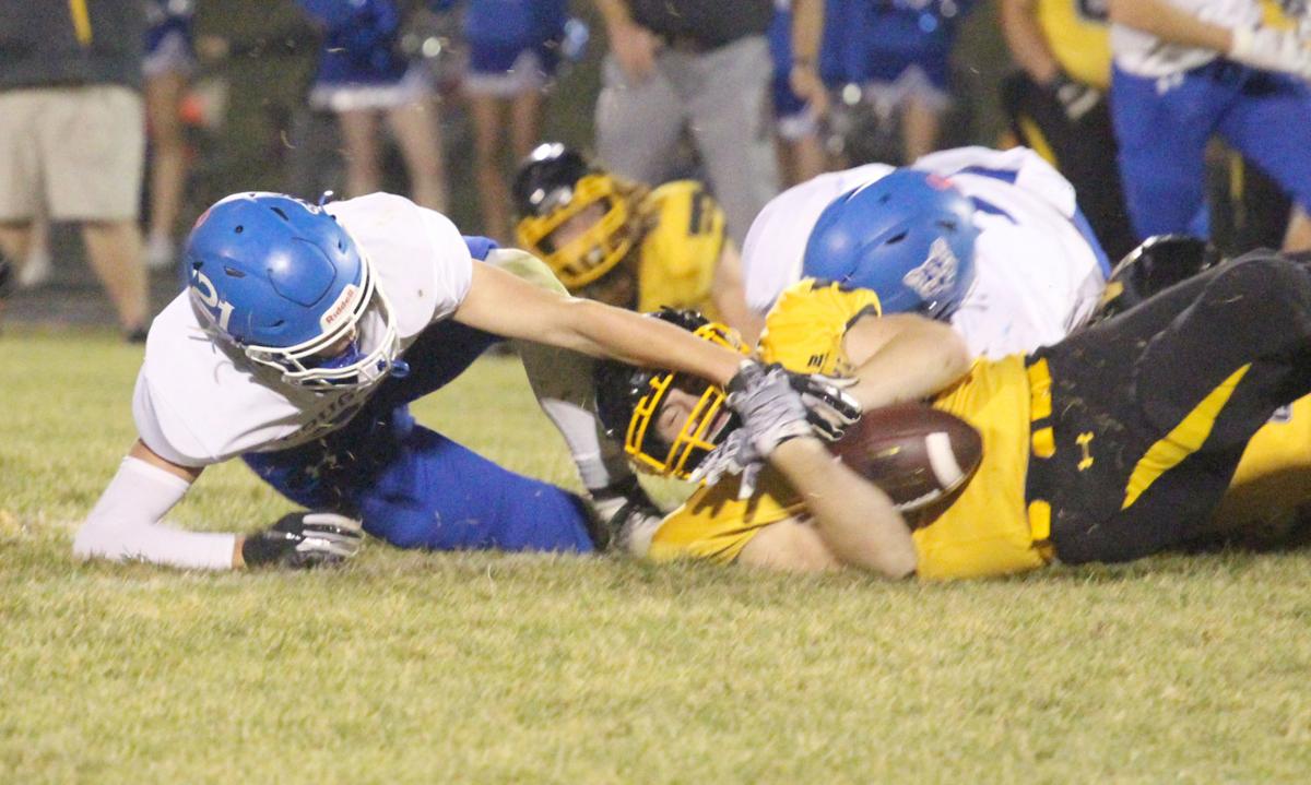 110620-nt-camfootball13.jpg