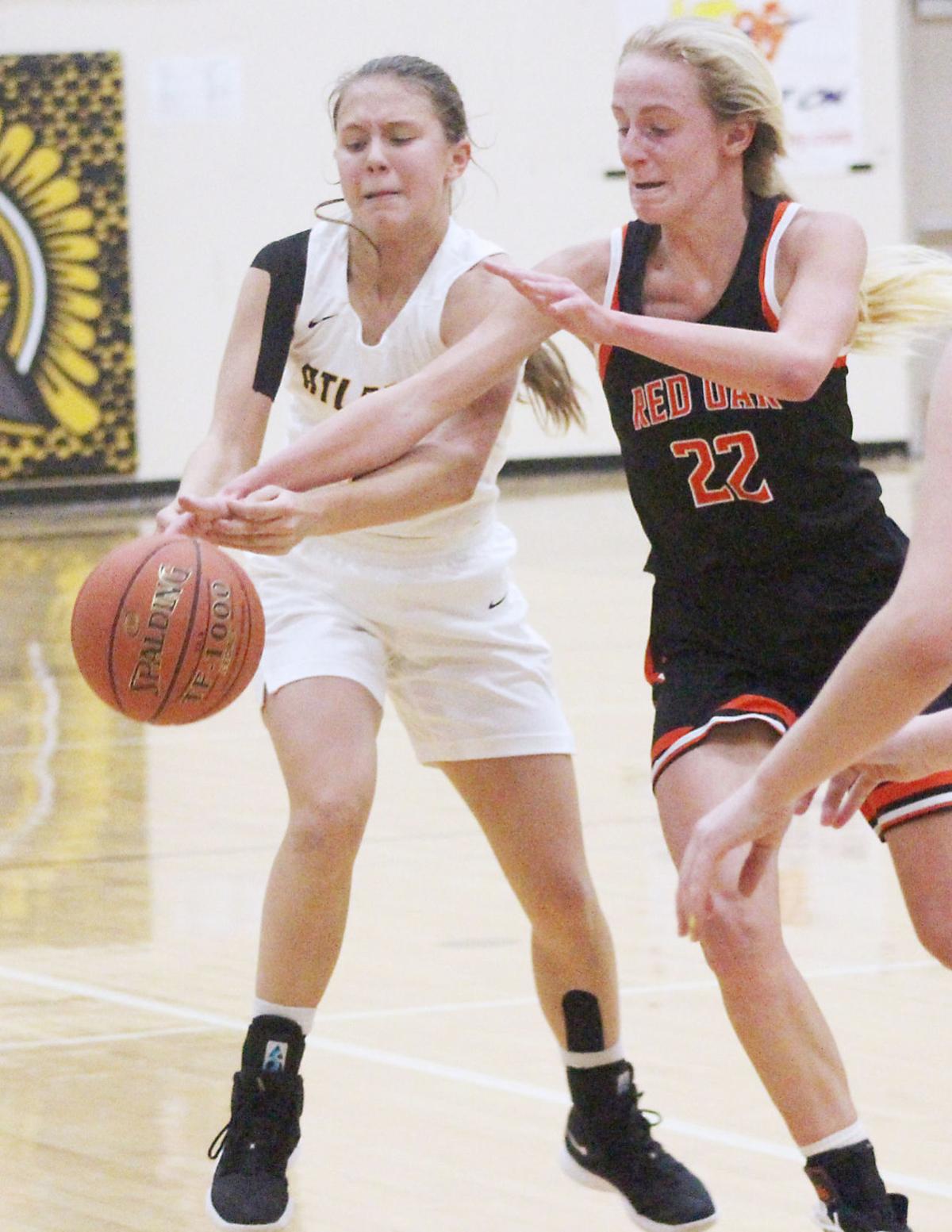 Prep Basketball Split Decision For Trojans Against Red Oak