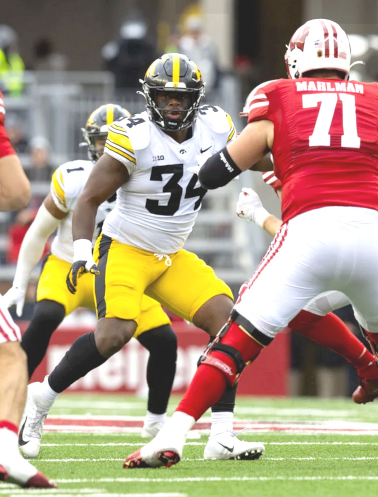 COLLEGE FOOTBALL: Higgins Named Phil Steele DPOY; 12 Hawkeyes Earn ...