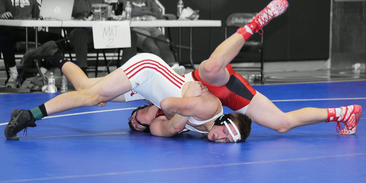 122120-nt-wicwrestling01.jpg