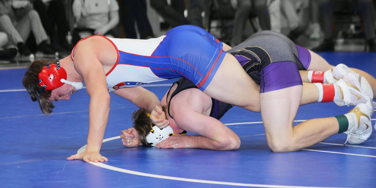 122120-nt-wicwrestling05.jpg