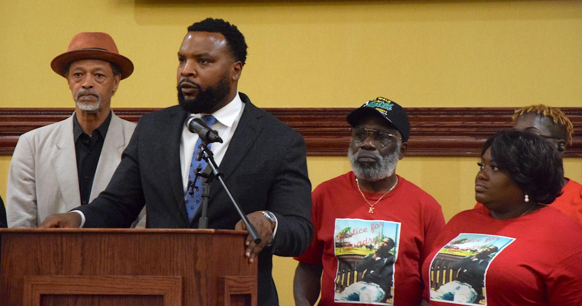 Family of slain Lawton man calls for justice - Vimarsana News