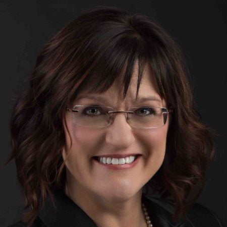 Lawton native Jennifer Ellis announces state Senate campaign - Vimarsana News