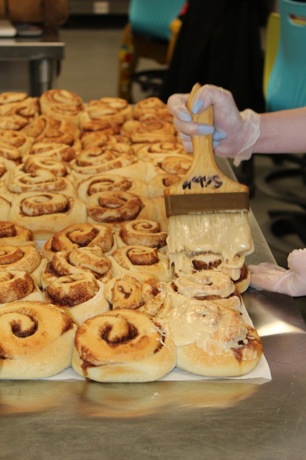 Icing cinnamon rolls