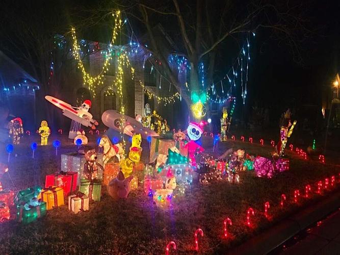 Christmas lights around town Community News