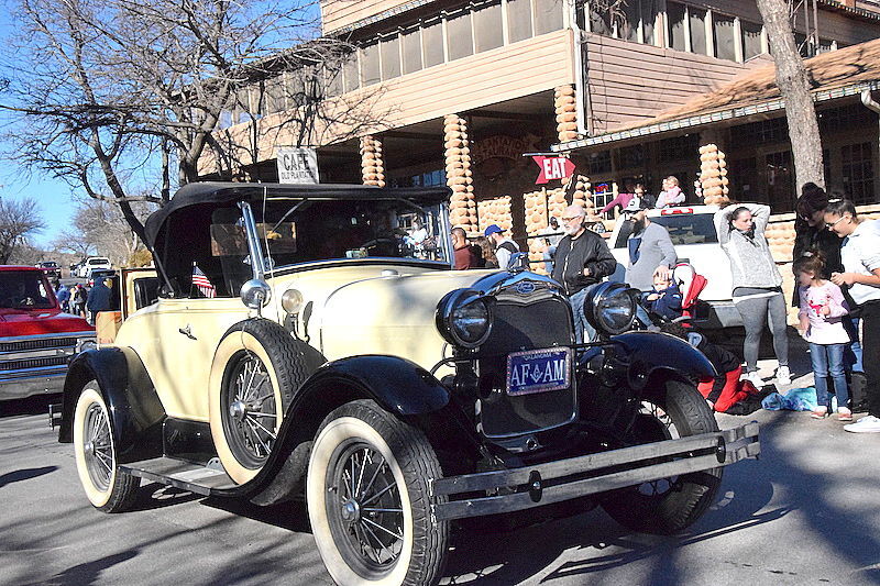 Medicine Park Christmas Parade