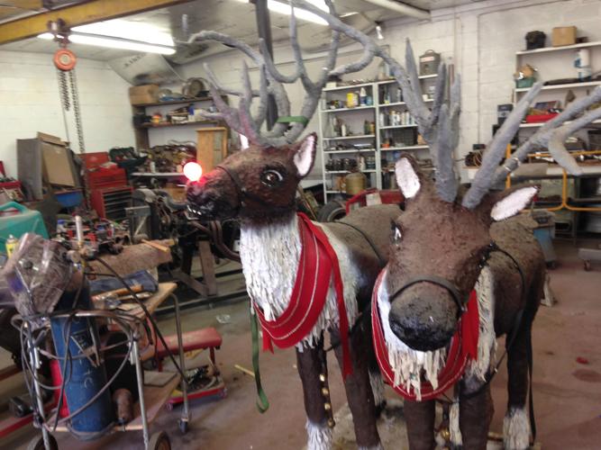 Restored sleigh, reindeer return to annual Duncan Christmas Parade