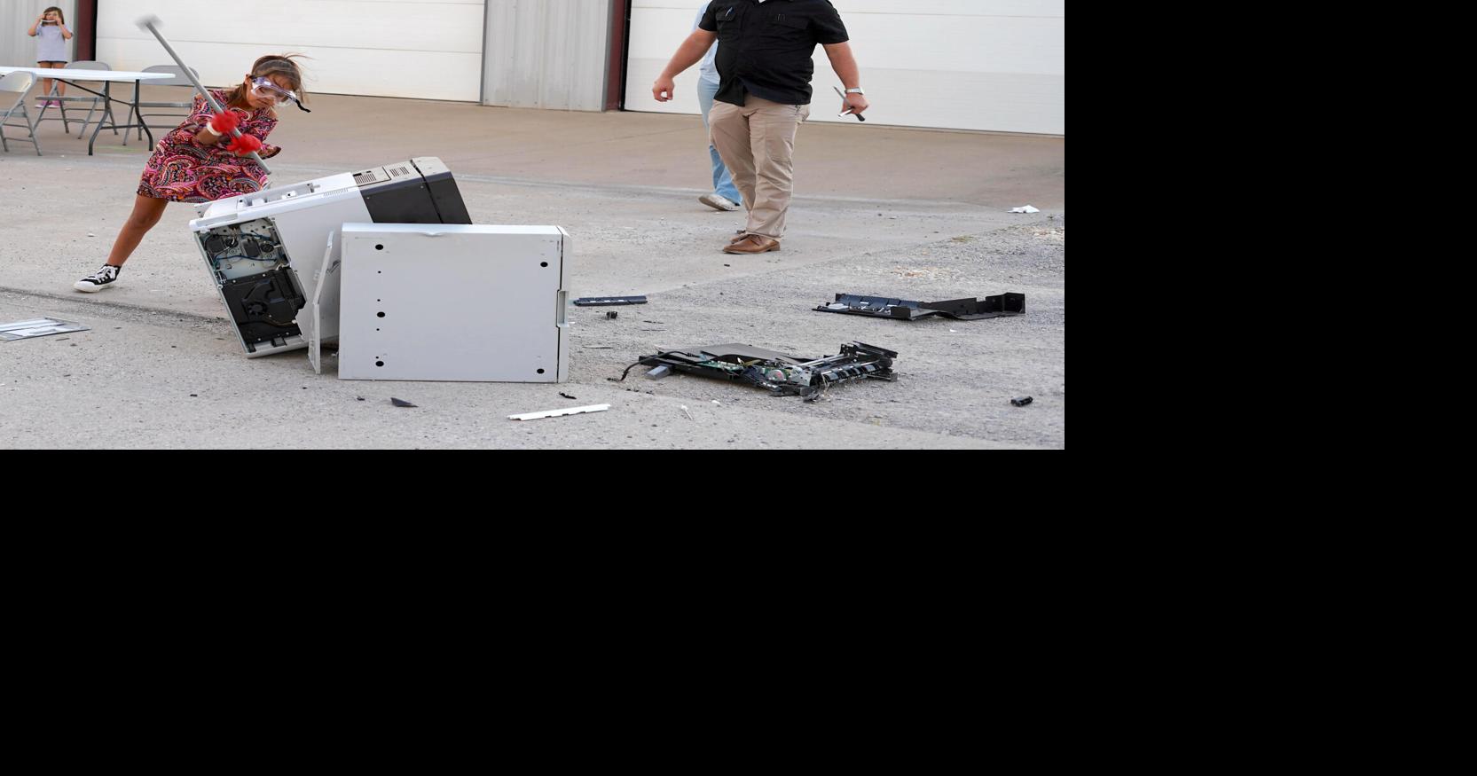 https://bloximages.chicago2.vip.townnews.com/swoknews.com/content/tncms/assets/v3/editorial/8/b5/8b5a2daa-56b9-59e8-a40d-64ee1f55d270/68f3d1a69854d.image.jpg?crop=1665,875,0,124&resize=1200,631&order=crop,resize