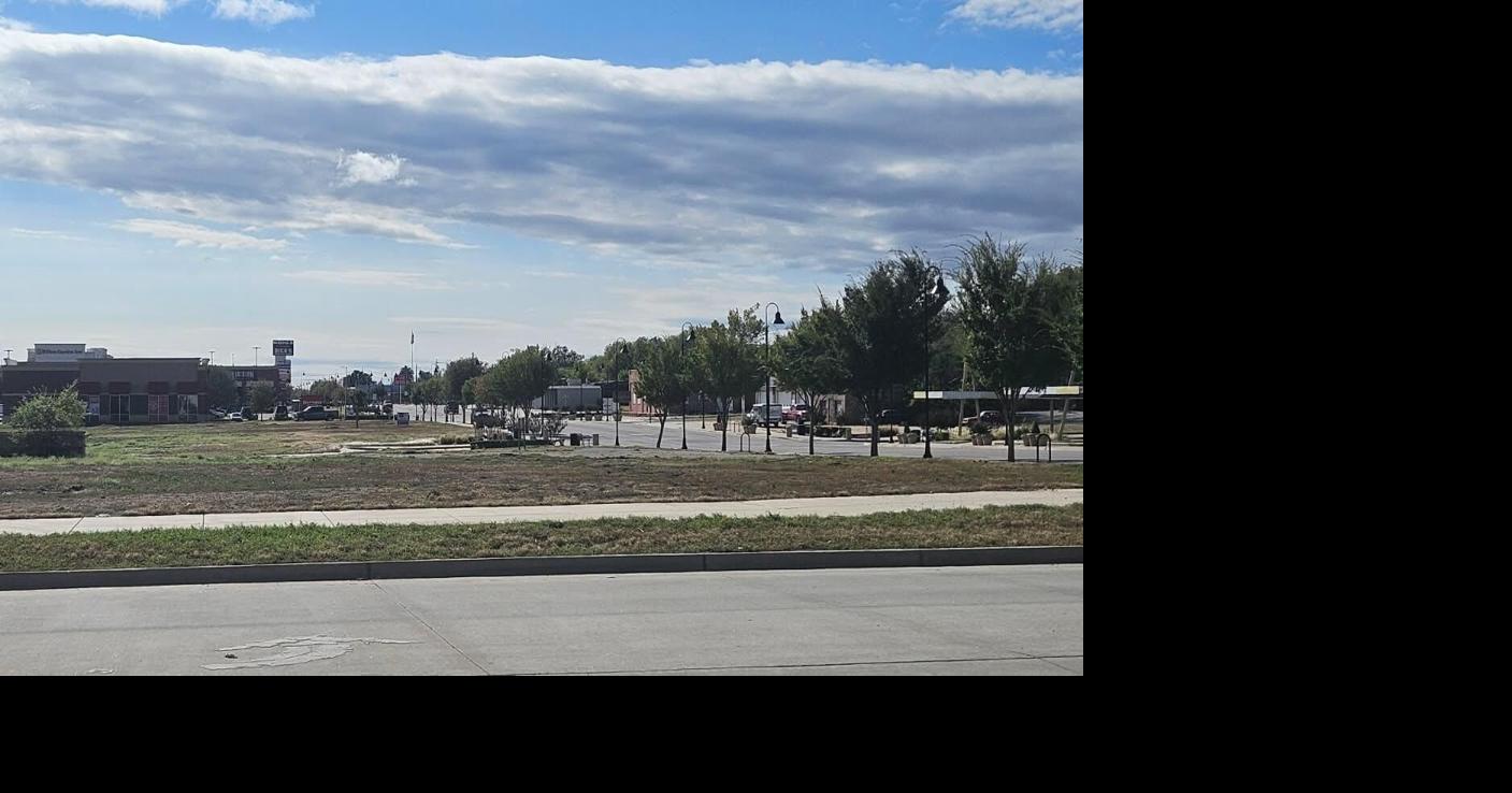 LEDA agrees to new deadline for downtown grocery store project