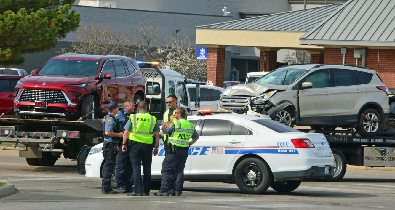 Vehicle pursuit ends in wreck | News | swoknews.com