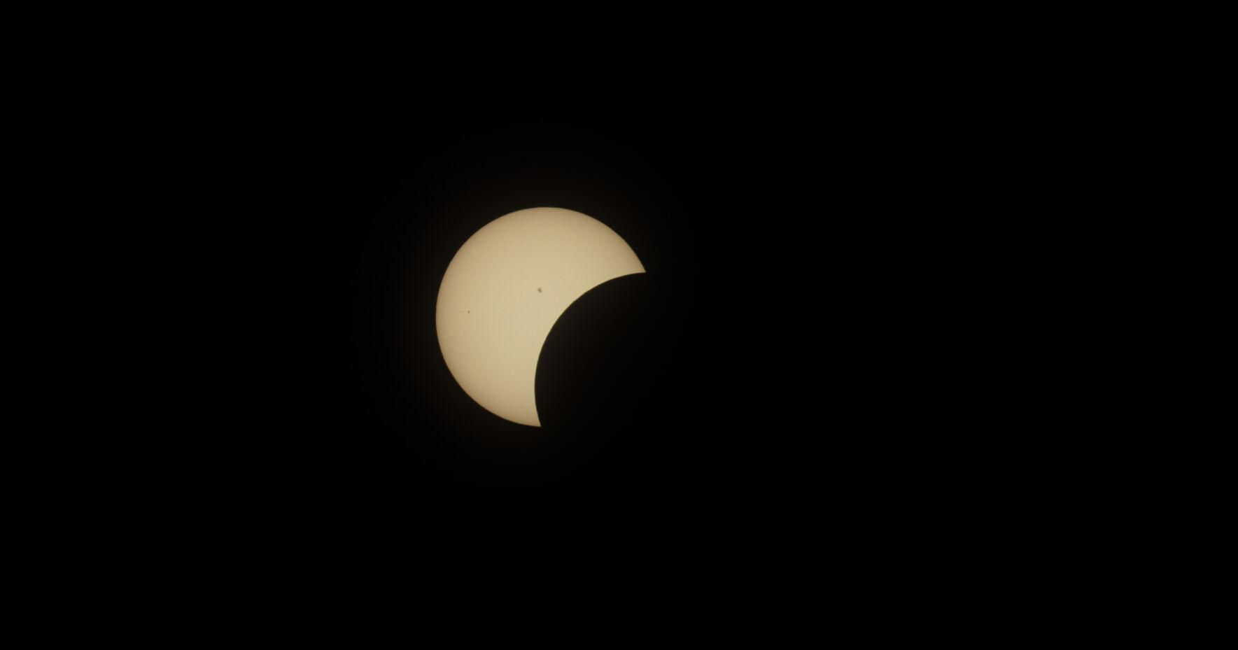 Central Middle School students intrigued by solar eclipse - Vimarsana News