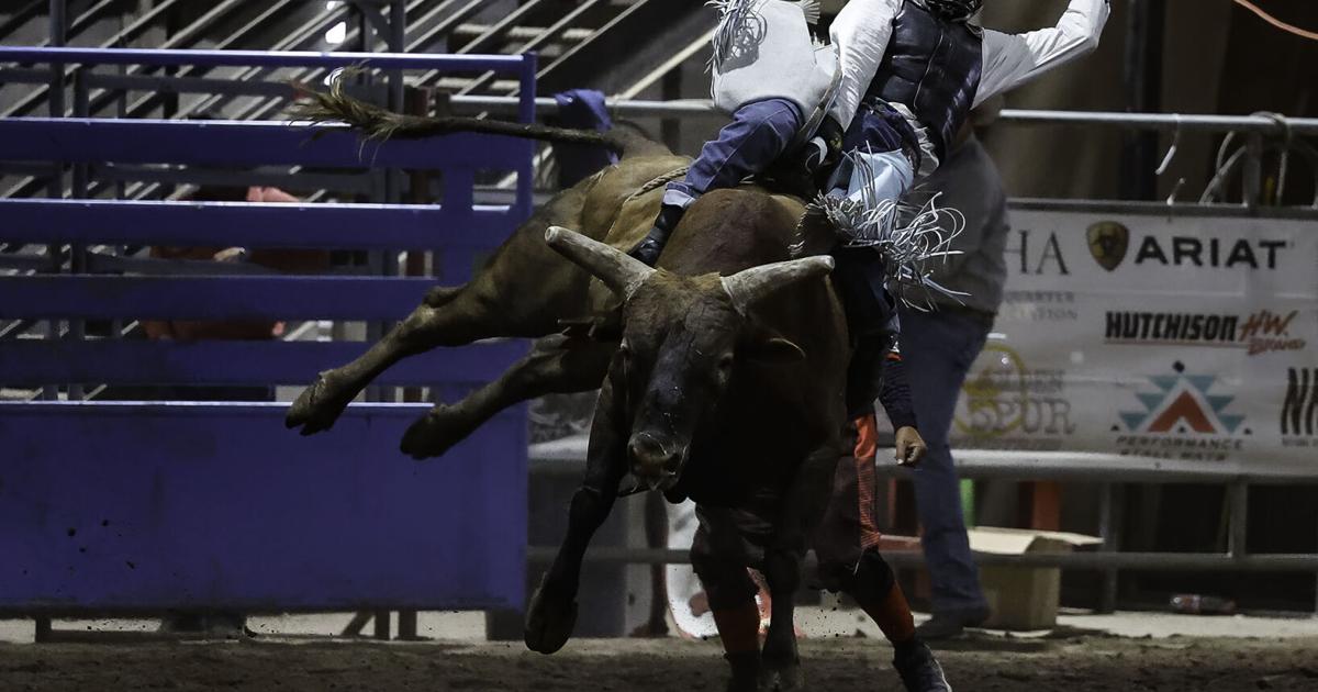 Browning's Tahj Wells takes bull riding lead at National High School ...