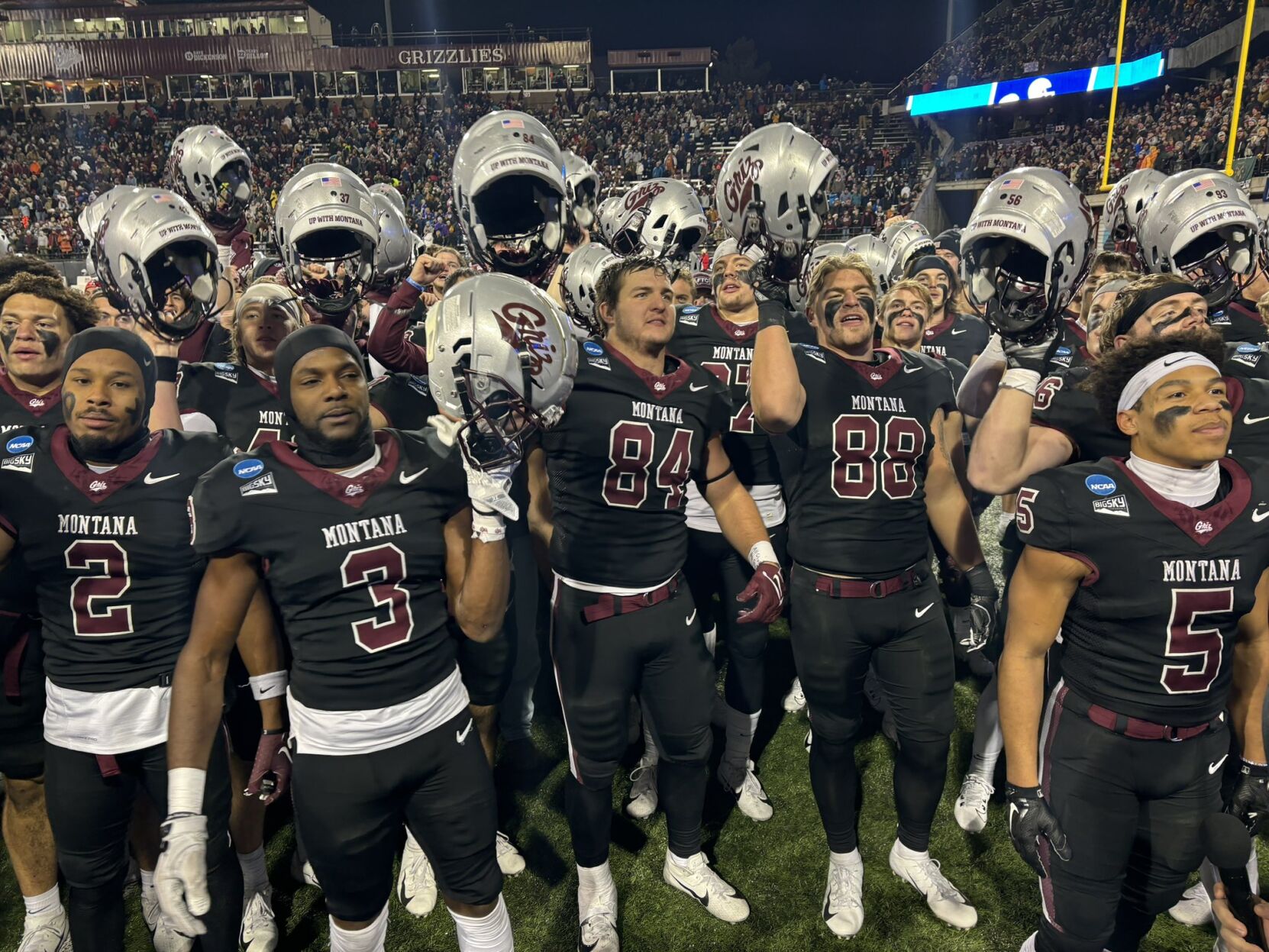 Montana Overcomes Furman 35-28 In Thrilling FCS Quarterfinal Game ...