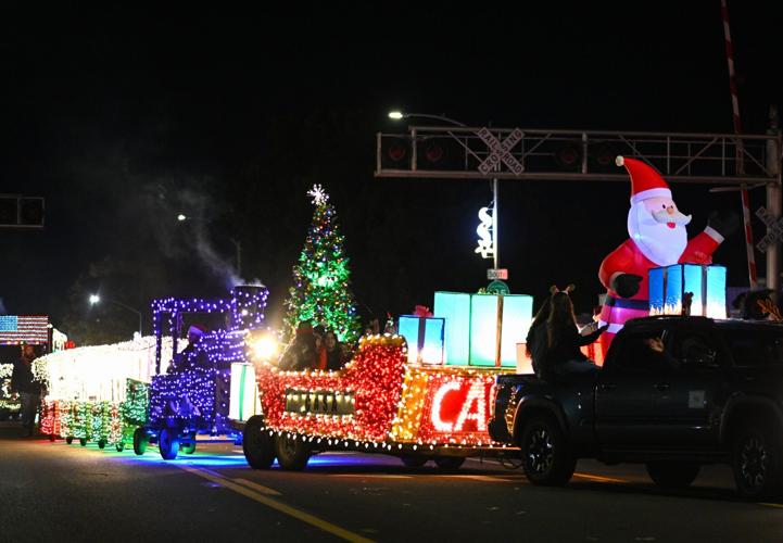 Santa Maria Parade of Lights wows thousands, winners announced