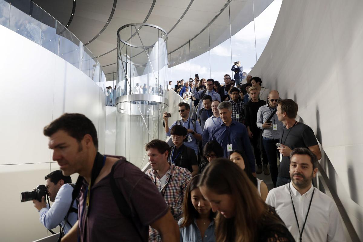 Apple Showcase