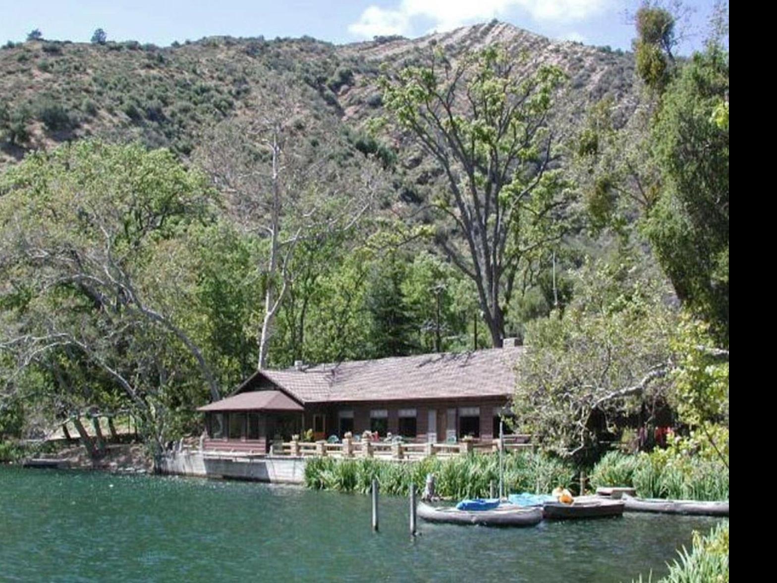 The Lodge at Brush Lake