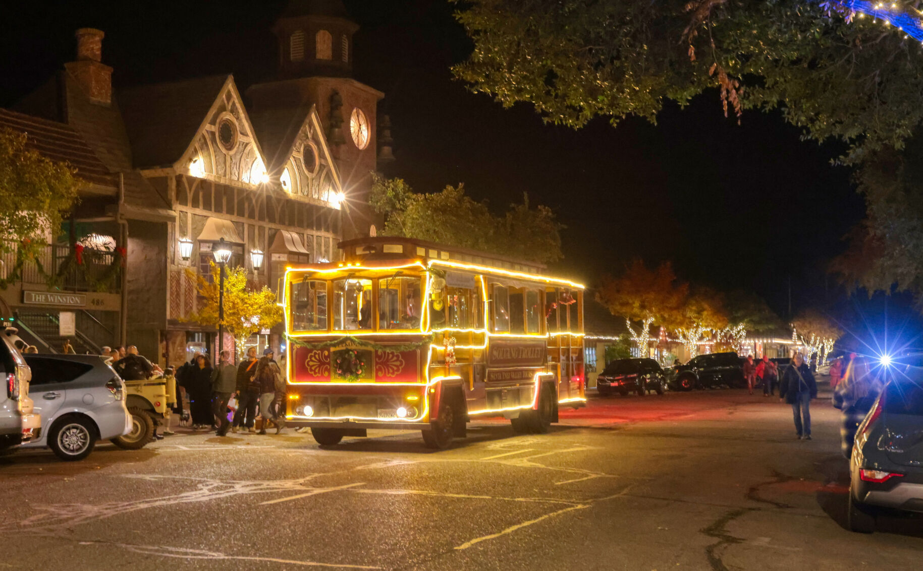 Solvang Trolley Rids Solvang Julefest tree lighting ceremony sets tone for weeks of holiday ...