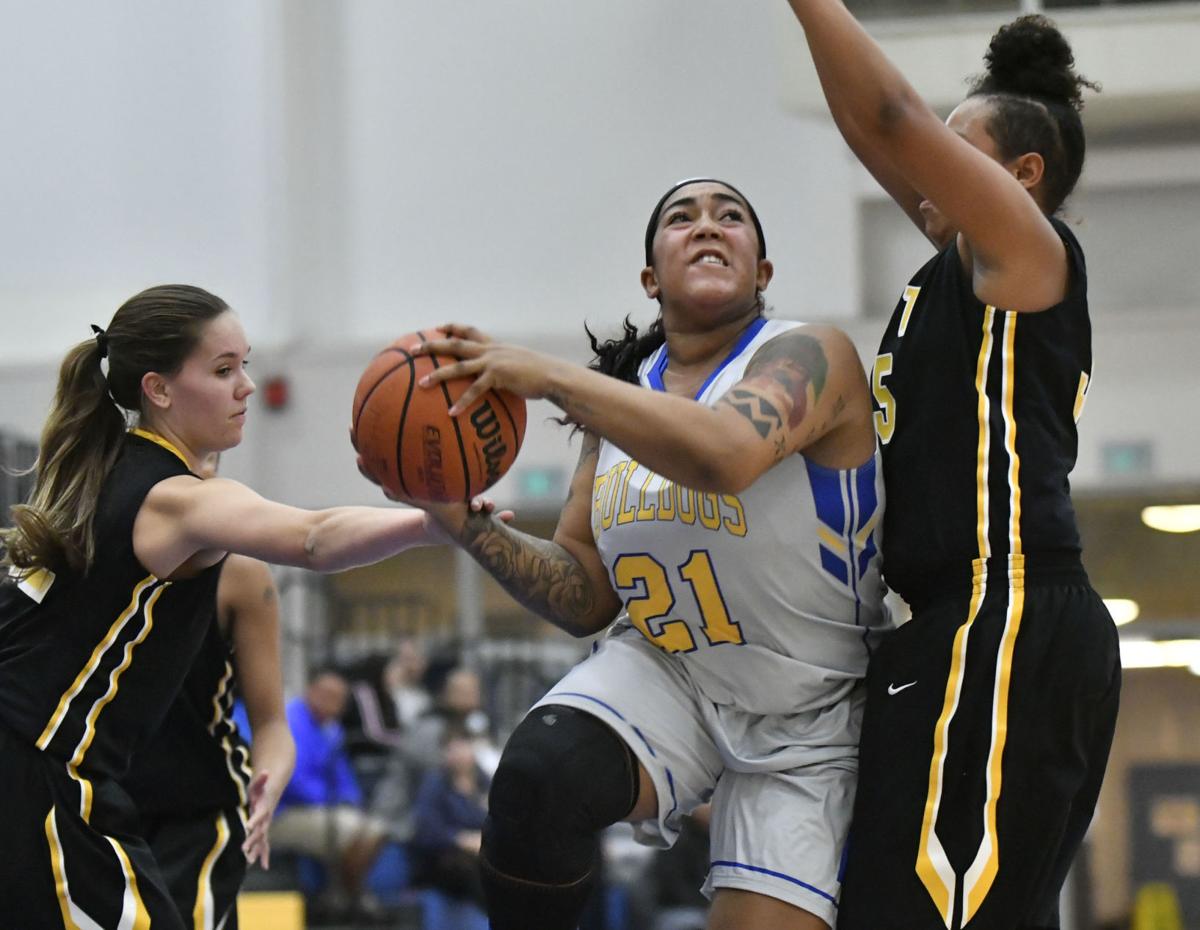 Hancock Hoops Bulldogs Rout Taft In Home Opener Winning 75 47