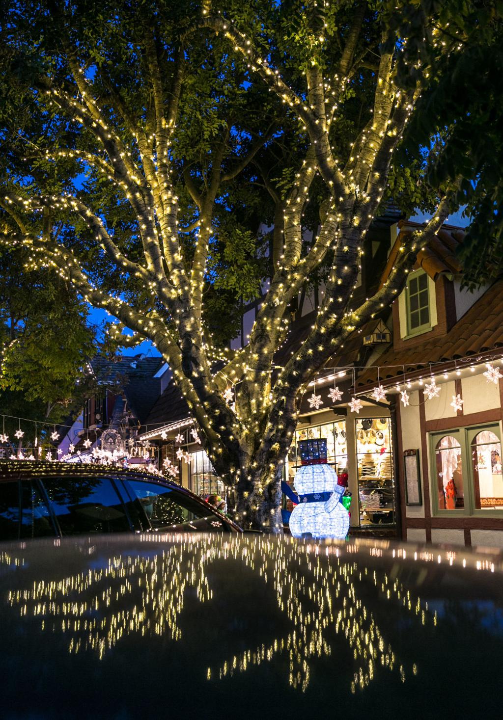 Solvang Christmas Parade 2021 Solvang Named Best Christmas Town By Reader S Digest And New York Post Valley Life Syvnews Com