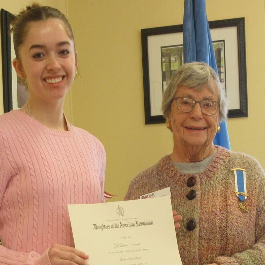 Local high schooler receives Lompoc DAR's '2022 Good Citizen' award |  Education 