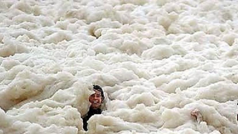 How does sea foam form?  National Oceanic and Atmospheric Administration