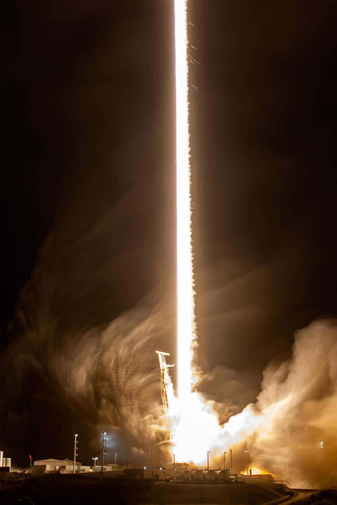 SpaceX Falcon 9 Rocket Launch From Vandenberg SFB Rattles Windows ...