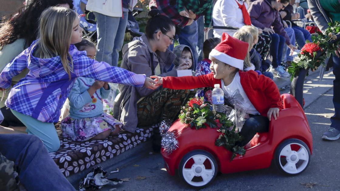 Orcutt Christmas Parade 2021 121215 Orcutt Parade 04 Jpg Syvnews Com Orcutt Christmas Parade 2021 121215 Orcutt Parade 04 Jpg Syvnews Com