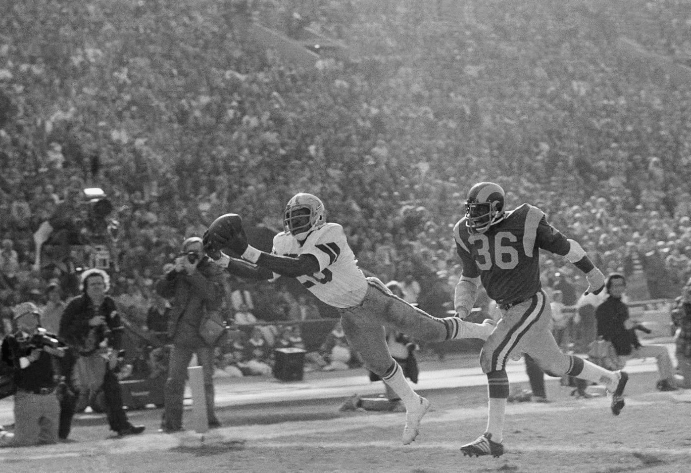 Pin by Jerome Boniface on Vintage NFL  Nfl football players, La rams  football, Football uniforms