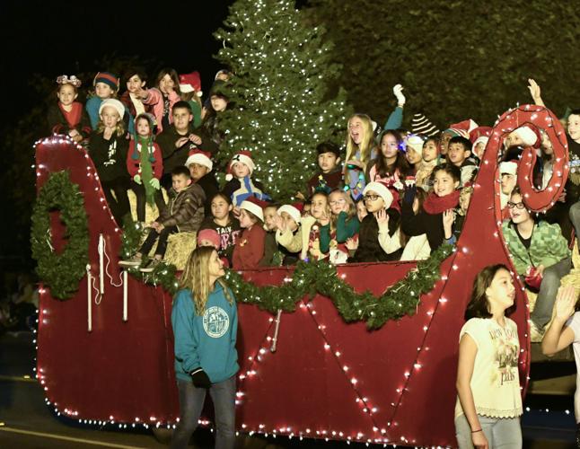 Lompoc Christmas Parade 2022 Gallery: Lompoc Parade Creates Winter Wonderland | | Syvnews.com