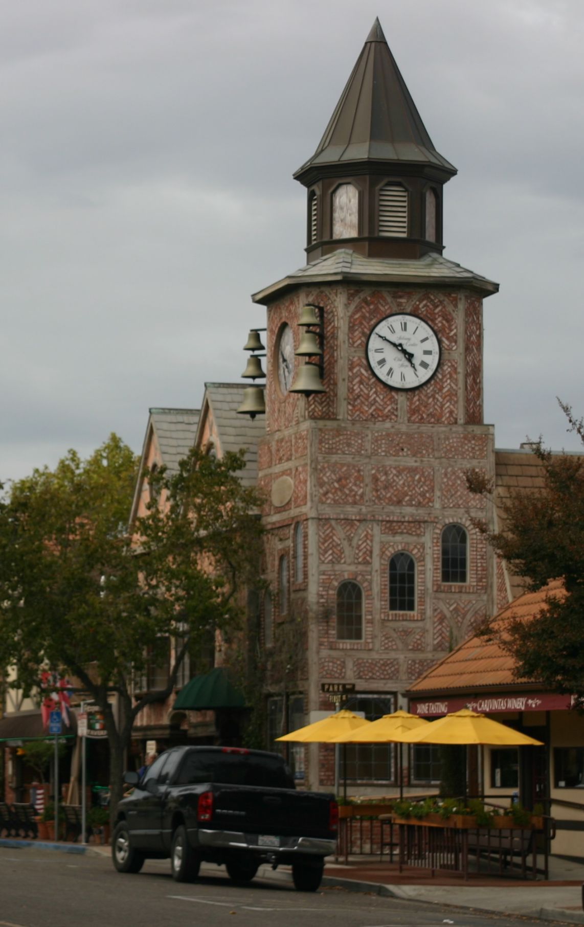 solvang tower pizza building
