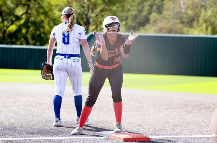 Former teammates 'Play for Holli'on championship runs