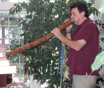 Video: How do you play the didgeridoo?