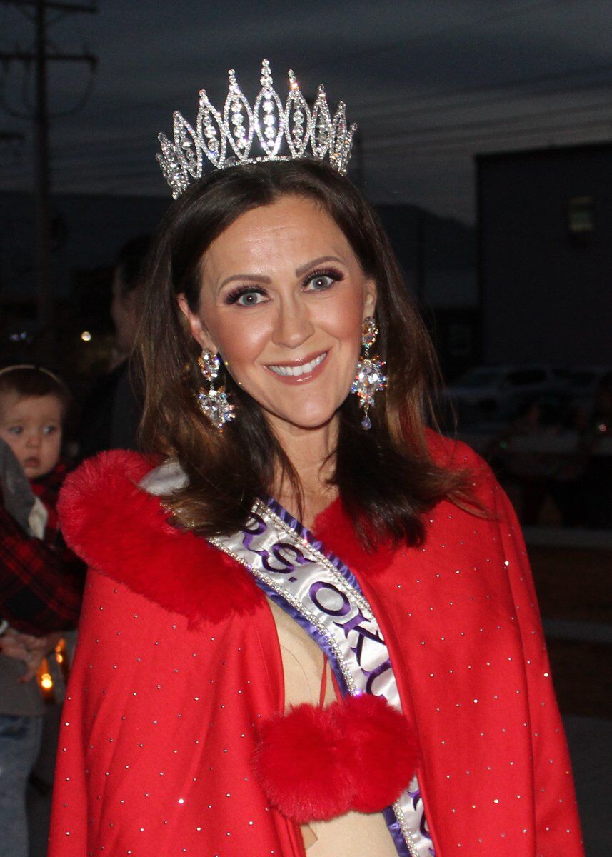 Tahlequah Christmas Parade 2022 Christmas Parade Brings Back Sense Of Normalcy To City | News |  Tahlequahdailypress.com