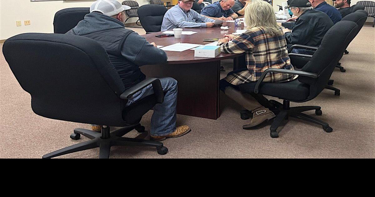 Jail administrator steps down, but keeps new post News