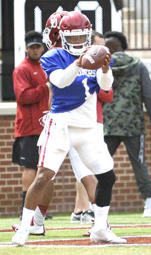 Oklahoma baseball: WATCH Kyler Murray throwing football before Sooners'  baseball game, Sports