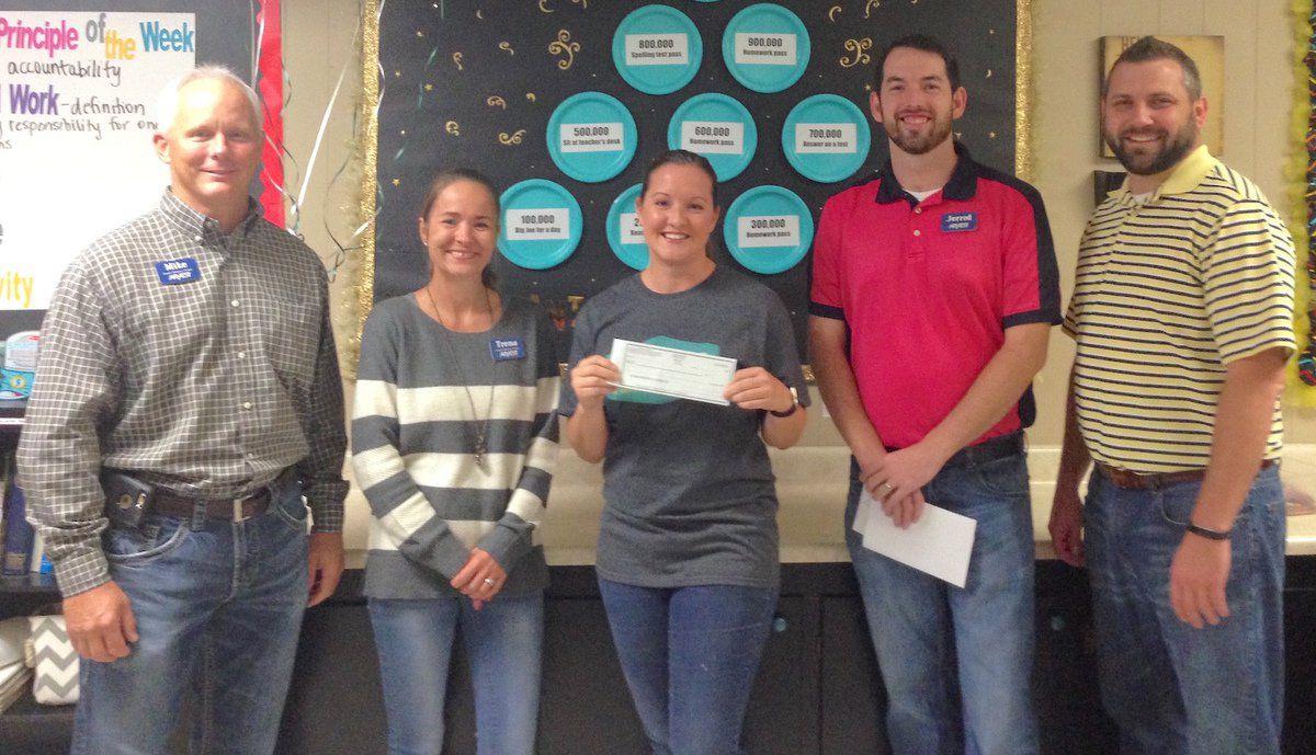 Arvest Bank awards $500 to Greenwood Elementary School teacher |  Business-farm | tahlequahdailypress.com